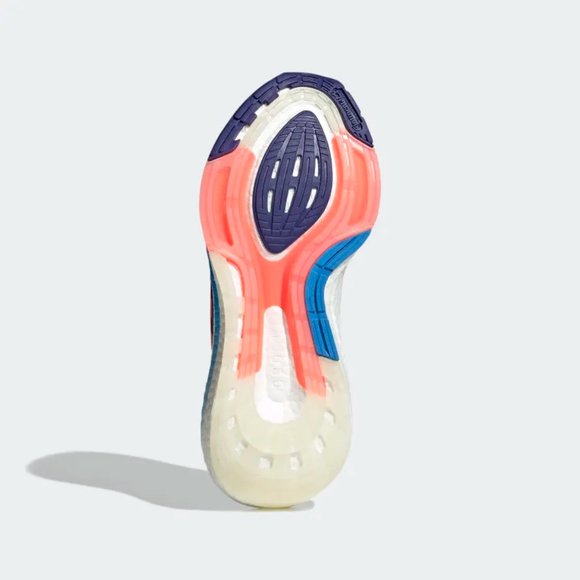 [NEW] Women's adidas UltraBoost 22 Running Shoes White GX5589 - Picture 3 of 8